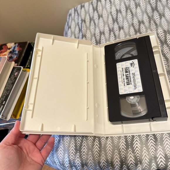 The Animated Adventures of Tom Sawyer VHS - Picture 4 of 4